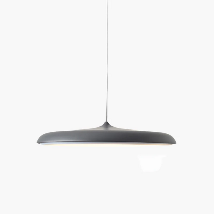 Moderne Hängeleuchte im skandinavischen Design, ideal als LED Esstischlampe oder Wohnzimmerlampe, minimalistisch.
