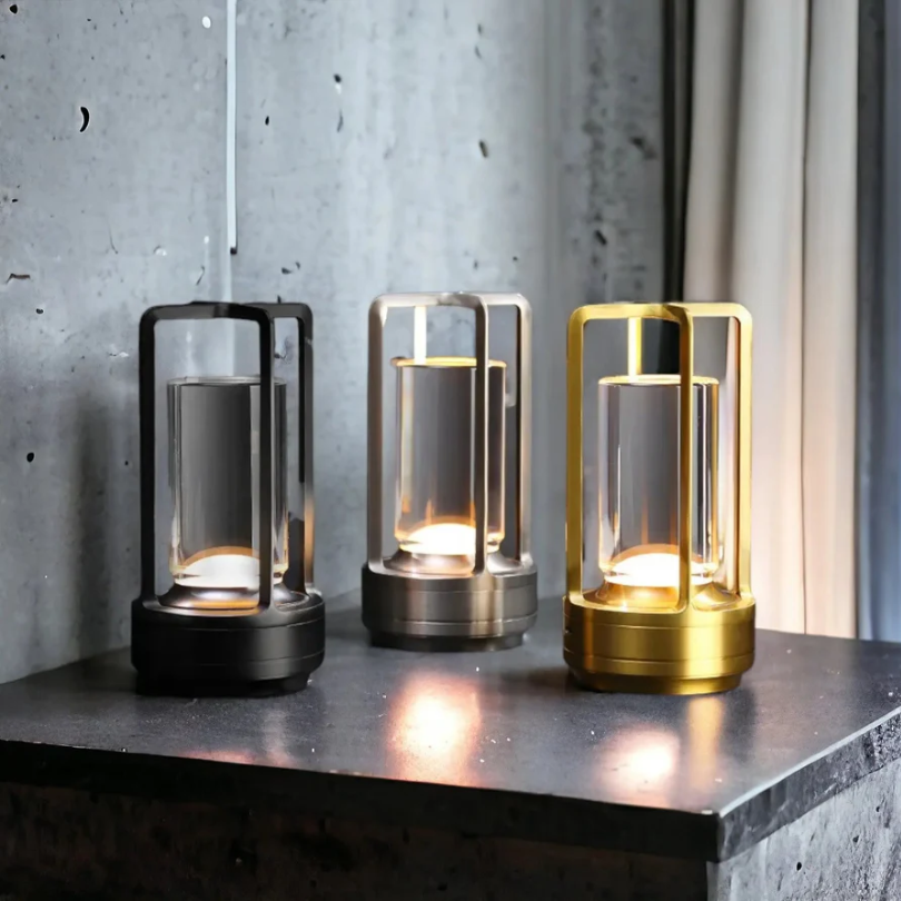 Minimalistische kabellose Akku LED-Tischlampe, skandinavisches Design, dimmbar, ideal als Deko & Wohnaccessoire.