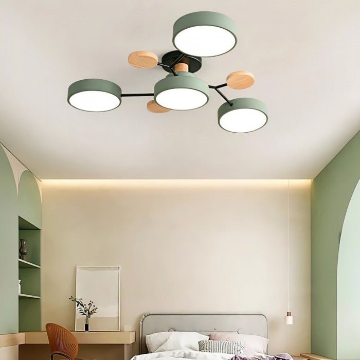 Innenbeleuchtung: Skandinavische LED Deckenleuchte mit warmweißem, verzweigtem Design.