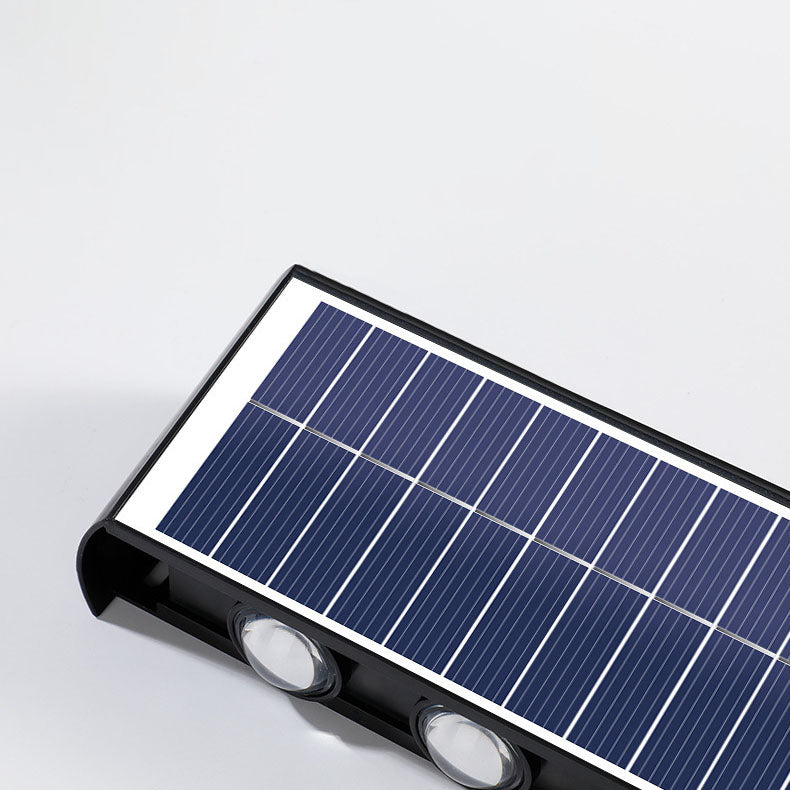 Energiesparende Außen-Wandlampe mit Solarpanel, moderne LED-Technik.