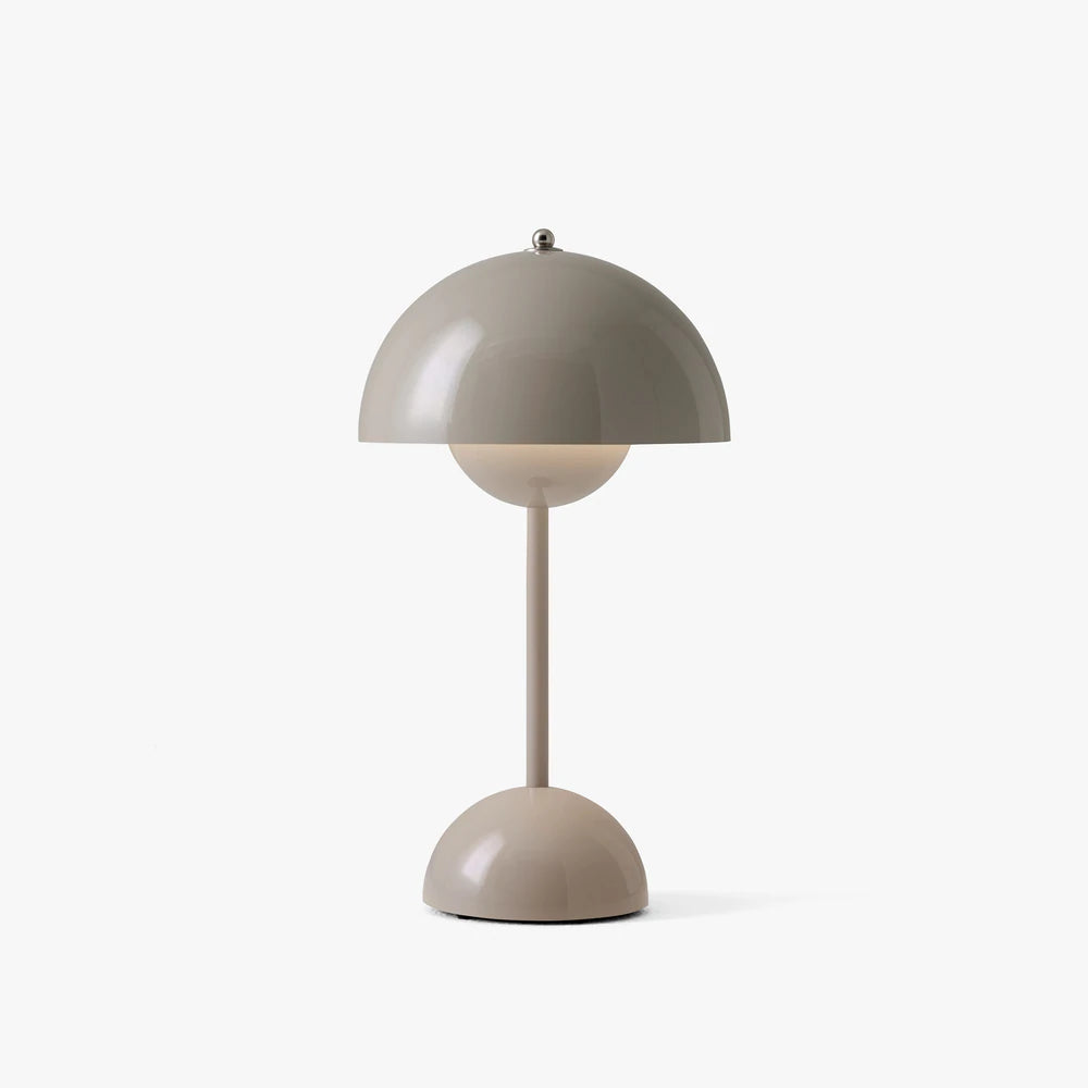 Innovatives Design: Tragbare LED-Blumenpott-Lampe für Innen- & Außenbereich.