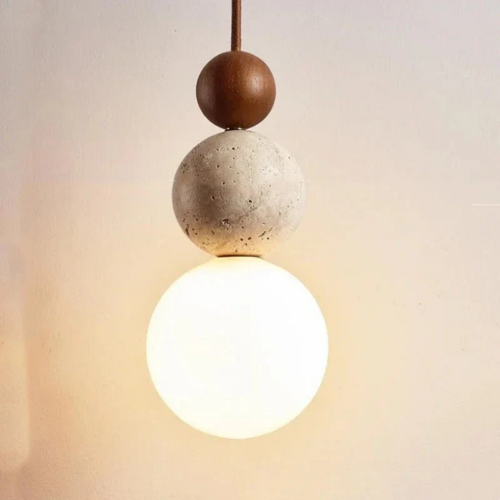 Elegante Pendelleuchte NaturaLuxe: Natürliche Ästhetik für modernes Wohnen mit Travertin und Mahagoni.