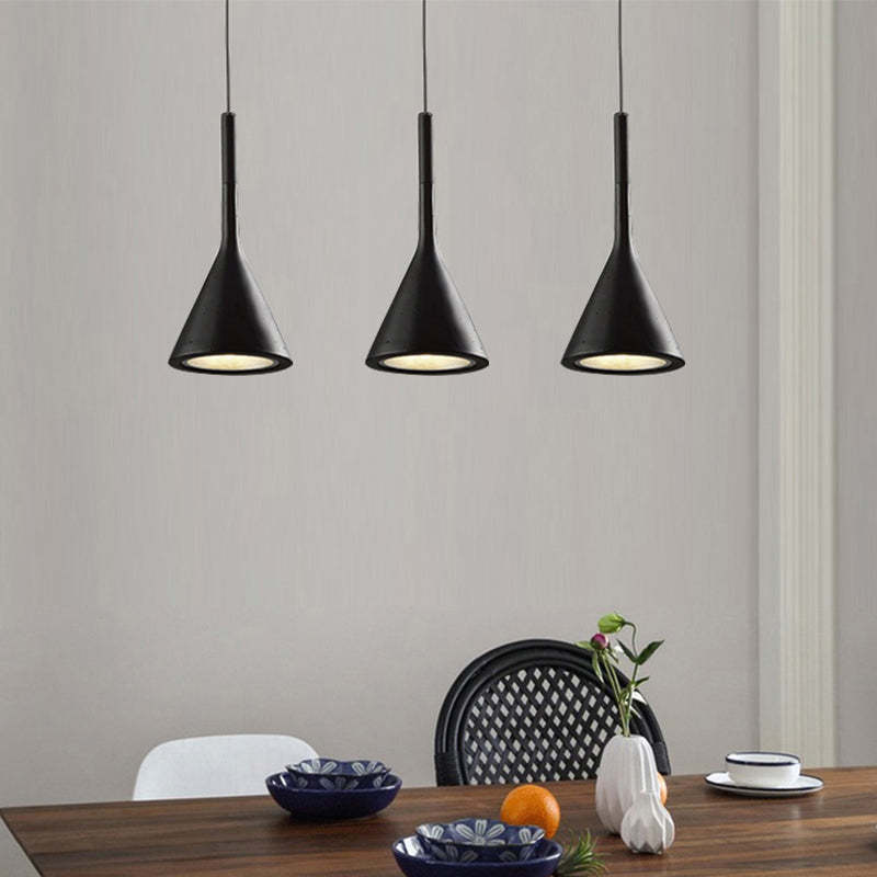 Trionda Designlampe, dreieckige LED-Pendelleuchte, ideal als Deckenleuchte für Schlafzimmer.