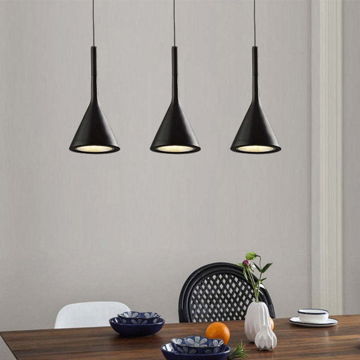 Trionda Designlampe, dreieckige LED-Pendelleuchte, ideal als Deckenleuchte für Schlafzimmer.