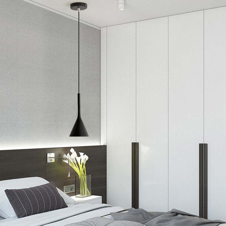 Moderne Trionda Pendelleuchte, dreieckige LED-Deckenlampe mit stilvoller Innenbeleuchtung.