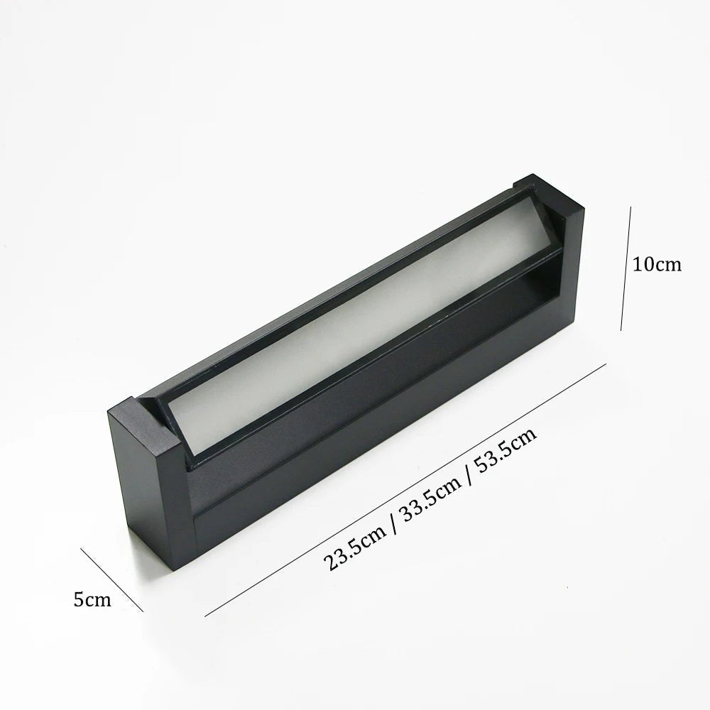 Stilvolle, verstellbare LED-Außenleuchte aus Aluminium, wasserdicht und energieeffizient für moderne Gärten.