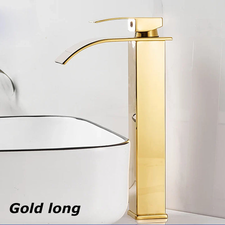 Hochwertige Edelstahlarmatur mit Wasserfall-Auslauf & Einhebelbedienung, ideal für Waschtische.