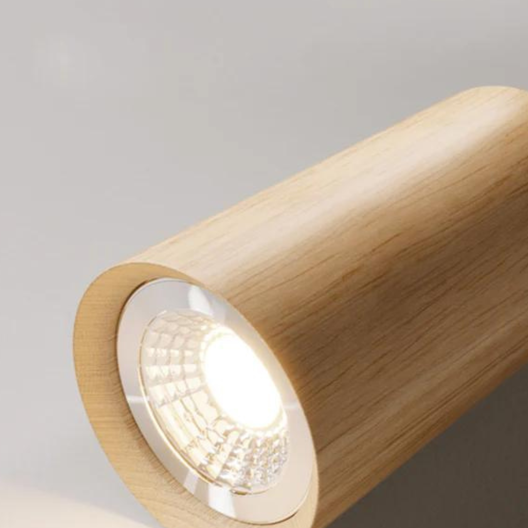 EcoLux Deckenleuchte aus hellem Naturholz, minimalistisch & modern, für skandinavische Einrichtung.