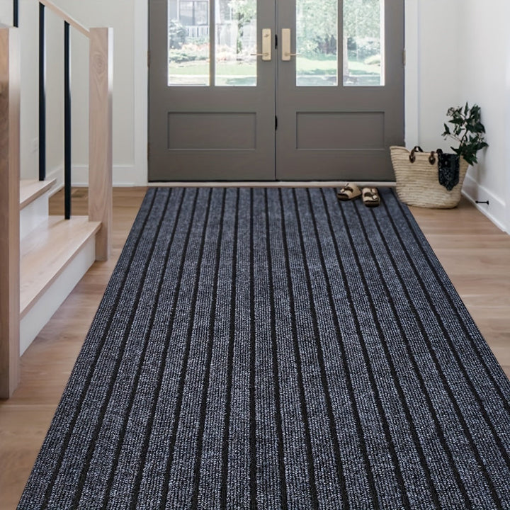 Elegante Schmutzfangmatte mit Streifenmuster, rutschfest & pflegeleicht für Haus & Garten.