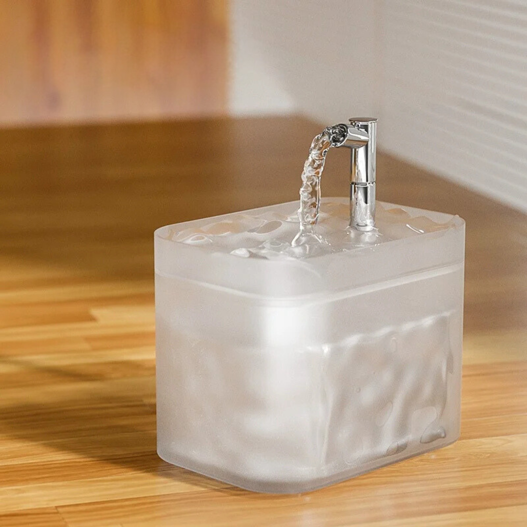 Automatischer Haustier Trinkbrunnen: Frisches, gefiltertes Wasser für Hunde & Katzen. Ideale Wassertränke für Tierpflege.