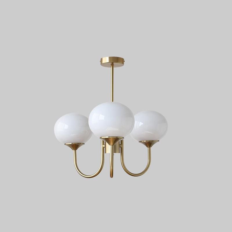 Nahaufnahme des LuxeGlow Kronleuchters, Detail der modernen Deckenlampe.