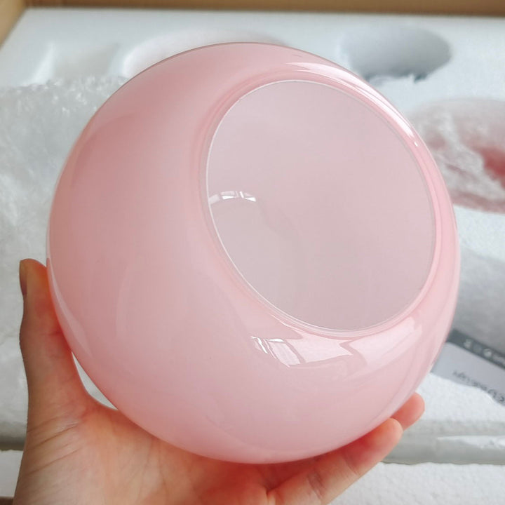 LuxeGlow Kronleuchter ausgeschaltet, moderne Deckenlampe als Dekoration.
