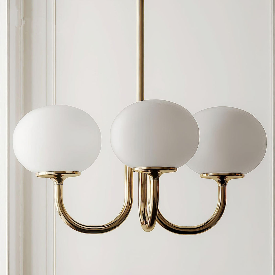 Moderner LuxeGlow Kronleuchter mit edlem Finish, minimalistische Deckenbeleuchtung.