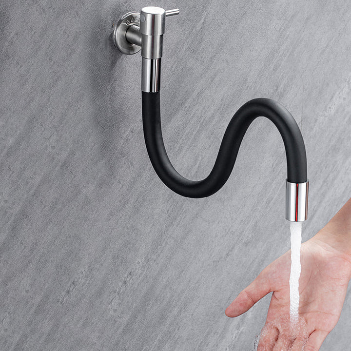Moderner Edelstahl Wasserhahn, wandmontiert mit zwei Hebeln, perfekt für zeitgemäße Bäder.