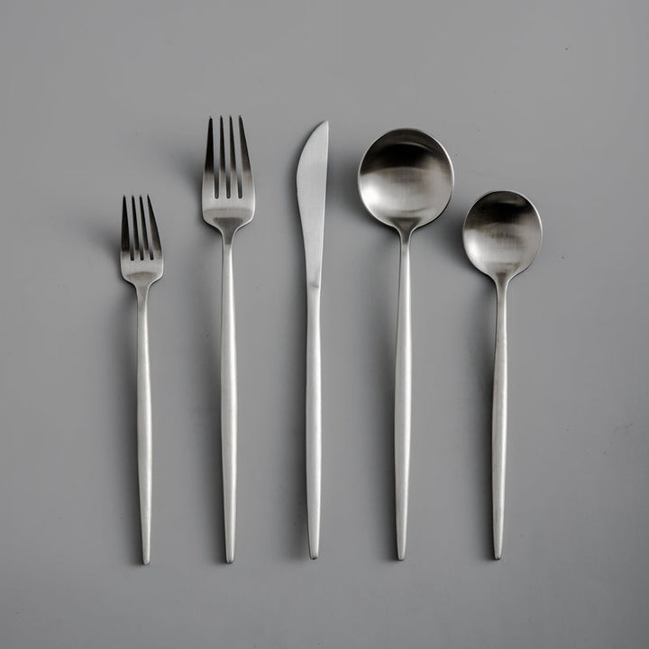 decwinner Besteck-Set aus Edelstahl, matt und elegant. Verleiht Ihrer Tischdekoration einen modernen Touch.