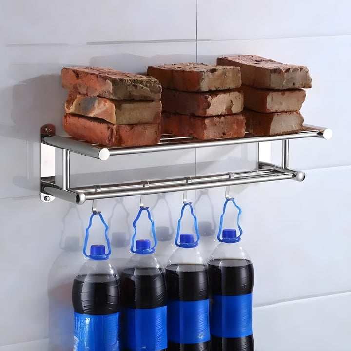 Detailansicht des glänzenden, rostfreien Edelstahl Handtuchregals. Robust & modern für jedes Badezimmer.