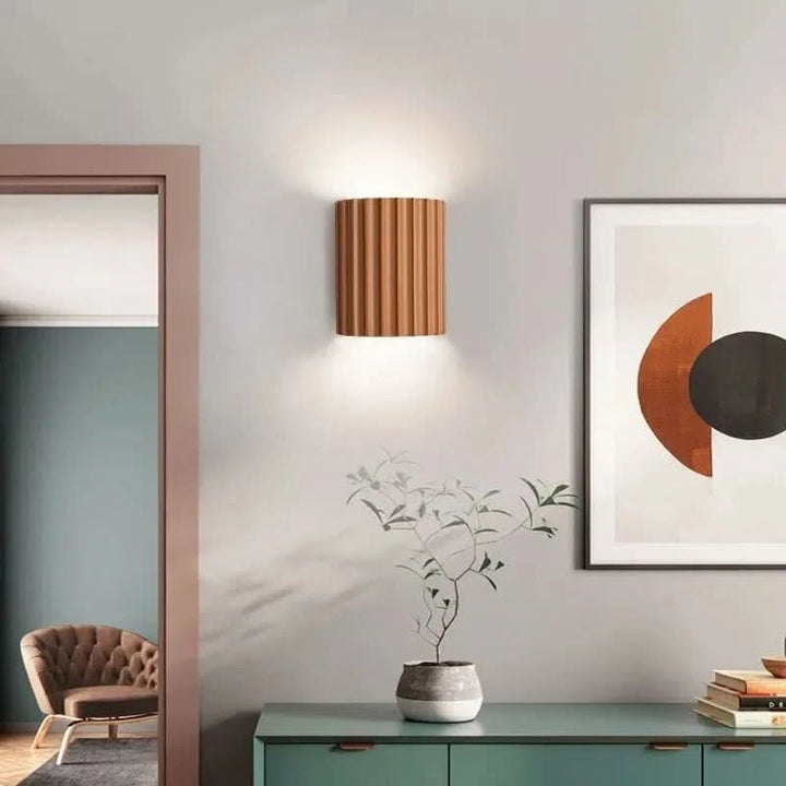 Stilvolle NordicGlow LED-Wandleuchte für den Flur. Modernes Design und energieeffiziente LED-Beleuchtung.