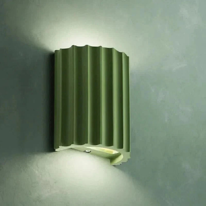 Detailansicht der NordicGlow LED-Wandleuchte, modernes skandinavisches Design mit sanfter Lichtabstrahlung.