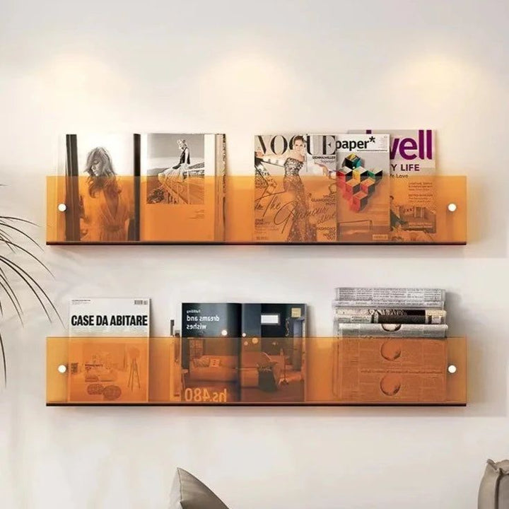 Stylisches Acryl Wandregal, transparent und modern, ideal zur Wanddekoration mit Büchern.