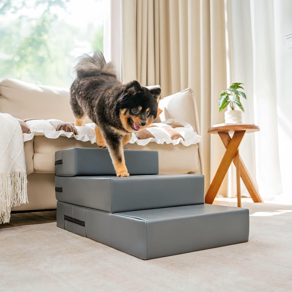 Wasserdichte Hundetreppe, waschbar. Gesundheitsfördernd für alternde Haustiere.