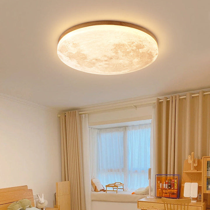 Sanfte Mondlampe für Kinderzimmer, LED-Deckenleuchte mit modernem Design & Walnussoptik.