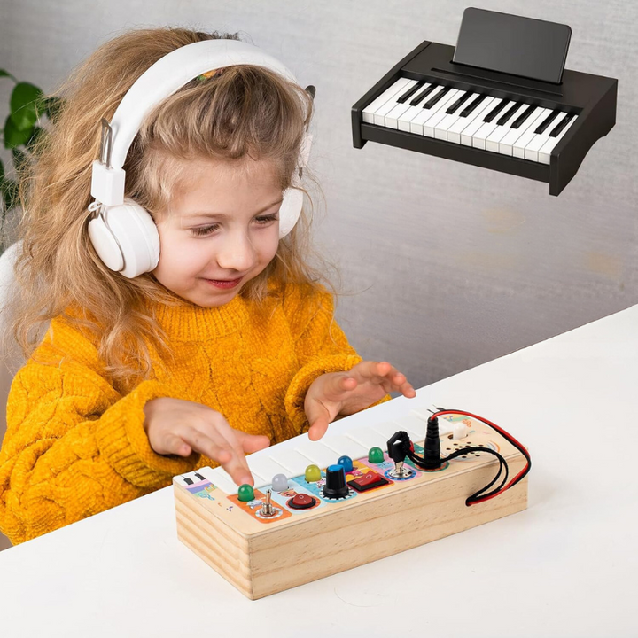 Interaktives Montessori Lernspielzeug für Babys; fördert spielerisch Kreativität, Problemlösung & sensorische Skills.