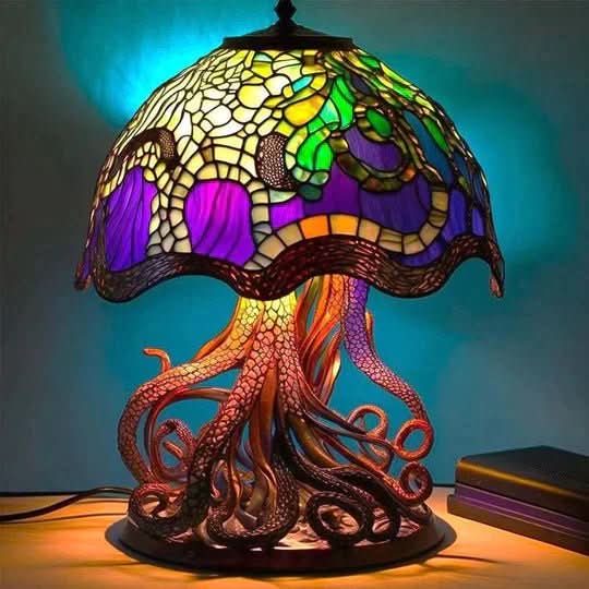 Exklusive Mosaik Tischlampe, eine dekorative Geschenkidee, die sanftes Kunstlicht ins Heim bringt.