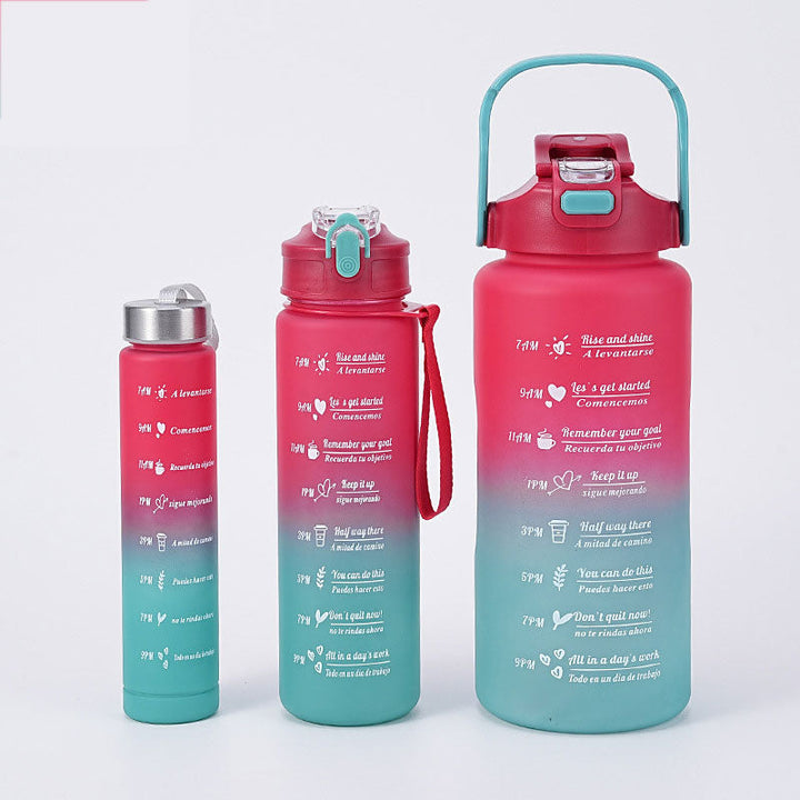 Aktive Person nutzt 3-in-1 Motivations-Wasserflasche mit Handyhalter und Trinkzielen beim Workout im Fitnessstudio.