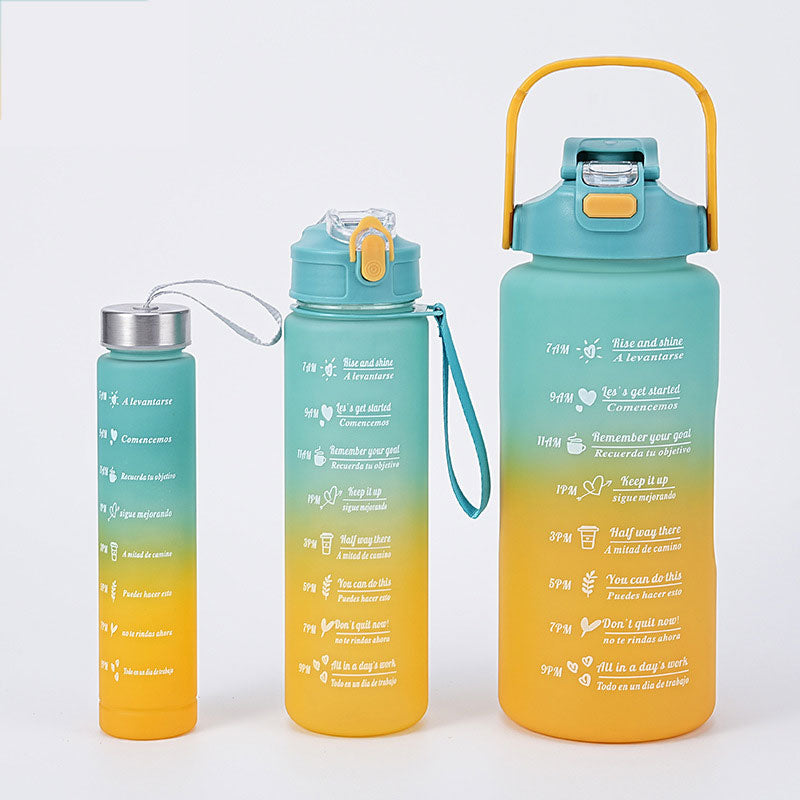 Gesunde BPA-freie Trinkflasche aus Tritan, fördert regelmäßiges Trinken mit Motivationsmarkierungen & Handyhalter.
