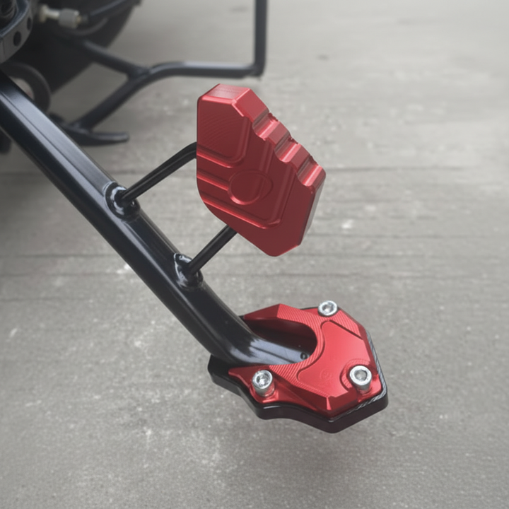 Farbiges Motorrad Seitenständerpad, extra stabil und rutschfest für alle Untergründe.