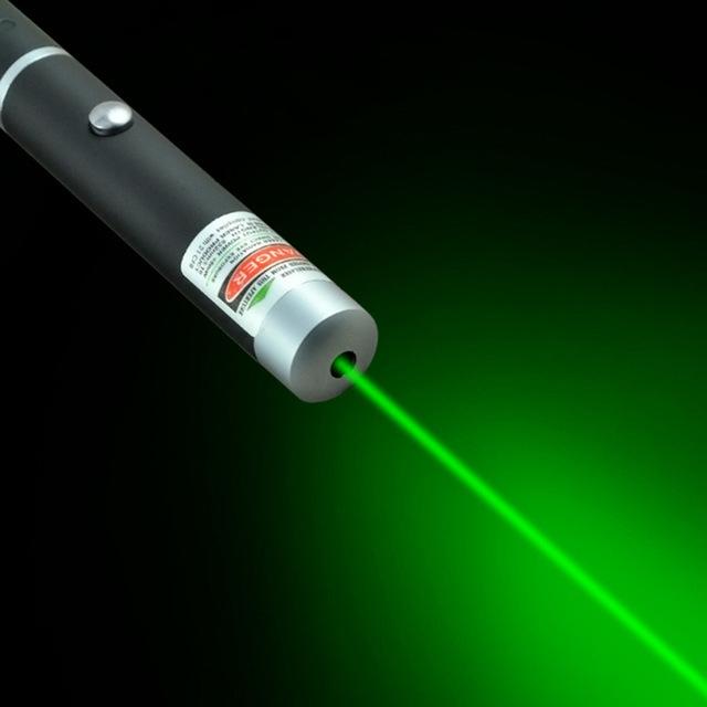 Vielseitiges Präsentationstool: Einstellbarer Laserpointer mit Rot, Grün, Lila Licht für Vorträge & Outdoor.