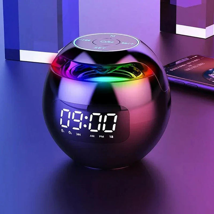 Multifunktions Bluetooth Lautsprecher, Wecker und LED-Nachtlicht in modernem Design für Schlafzimmer.