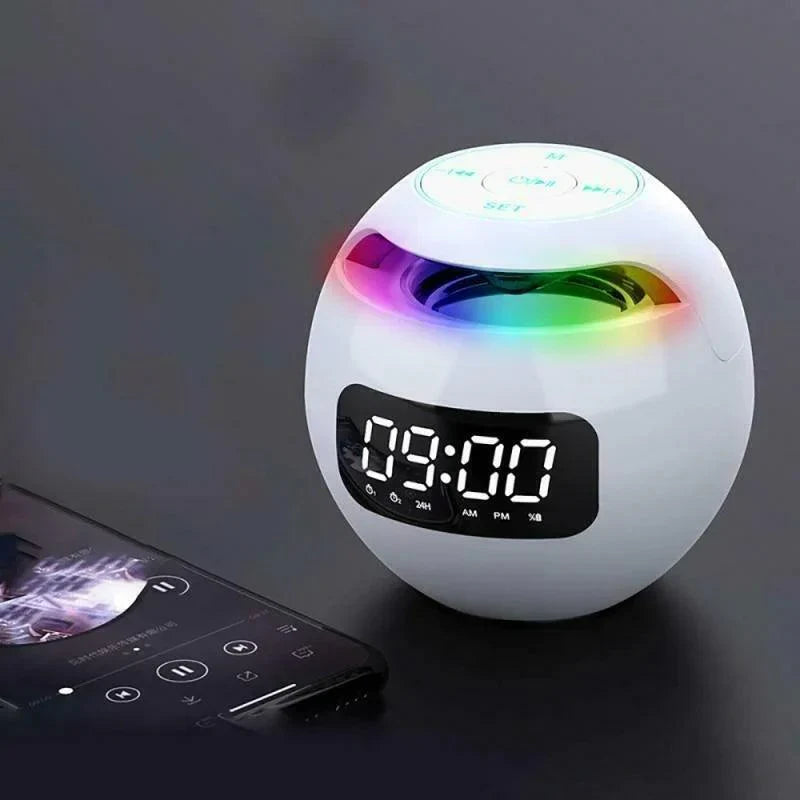 Digitaler Bluetooth Wecker mit LED-Nachtlicht und hochwertigem Lautsprecher, intuitiv bedienbar für Ihren Komfort.