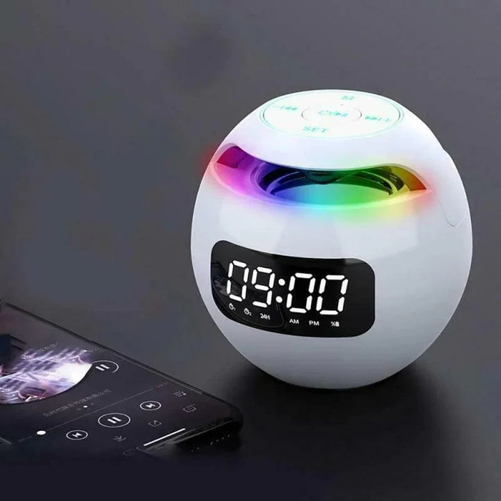 Digitaler Bluetooth Wecker mit LED-Nachtlicht und hochwertigem Lautsprecher, intuitiv bedienbar für Ihren Komfort.