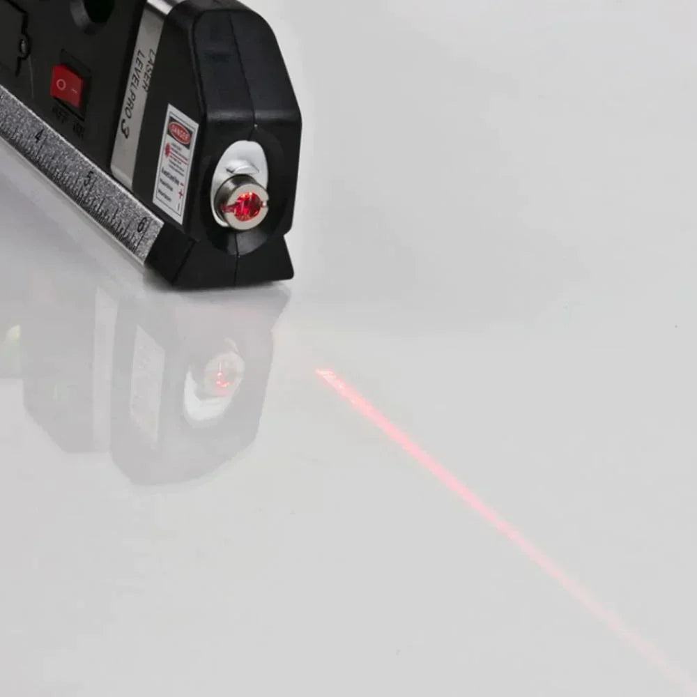 Professionelles 4-in-1 Laser Messgerät für Handwerker: Vielseitiges Tool für genaue Messungen, Nivellieren und Ausrichten.