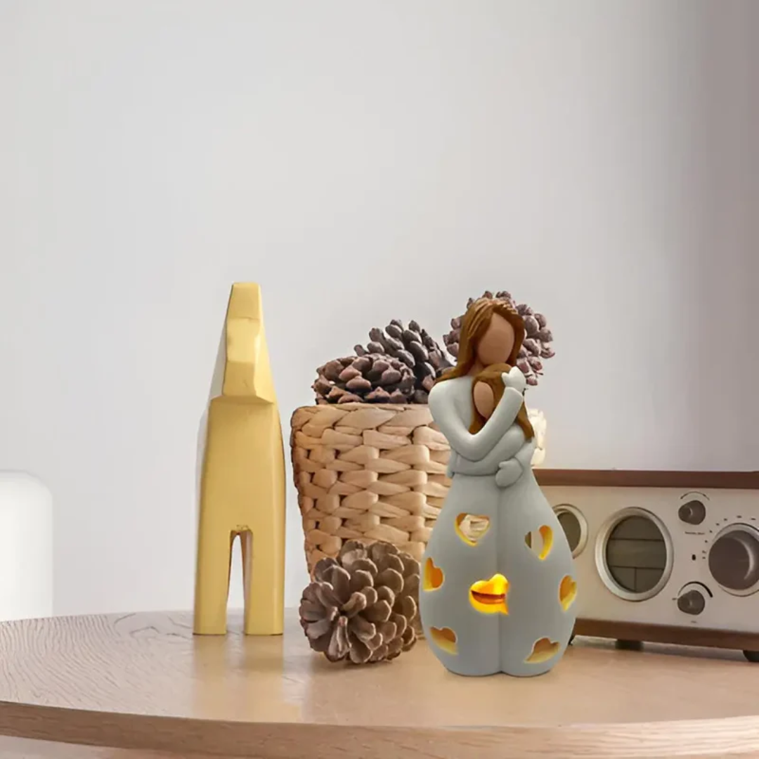 Ewige Bindung Skulptur: Mutter-Tochter Kerzenhalter als warmes Geschenk und stilvolle Dekoration.