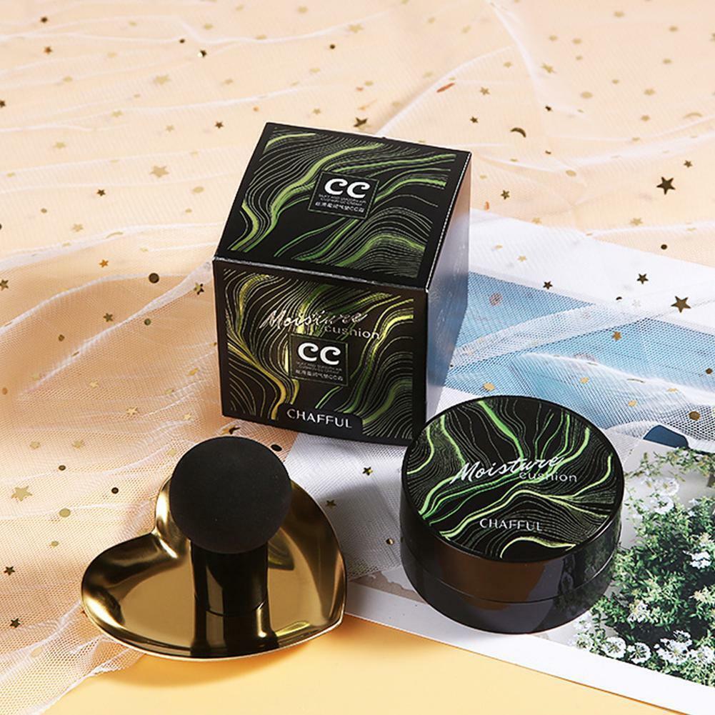 Elegante Verpackung der Damen Creme Foundation. Nährende Kosmetik für strahlenden, gepflegten Teint.
