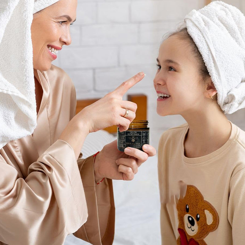Gesichtscreme für natürliche Hautpflege: Rinderfett, Bienenwachs & Honig. Für zarte, gepflegte Haut.