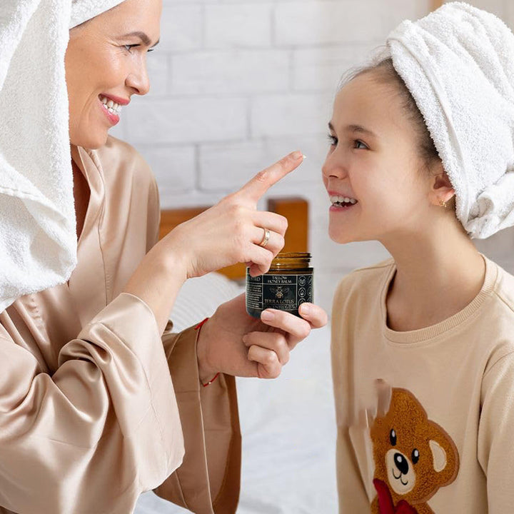 Gesichtscreme für natürliche Hautpflege: Rinderfett, Bienenwachs & Honig. Für zarte, gepflegte Haut.