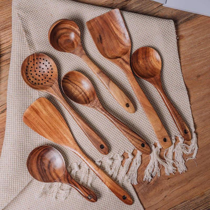 Kratzfreies Holz Küchenutensilien Set für schonendes Kochen, robust & nachhaltig aus Naturmaterial.