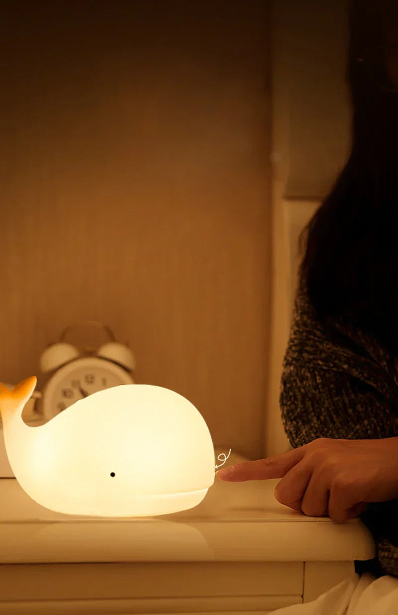 Wal-Nachtlicht fürs Kinderzimmer: dimmbares LED Schlaflicht mit Farbwechsel und Baby-Funktion.