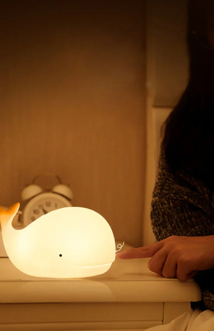 Wal-Nachtlicht fürs Kinderzimmer: dimmbares LED Schlaflicht mit Farbwechsel und Baby-Funktion.