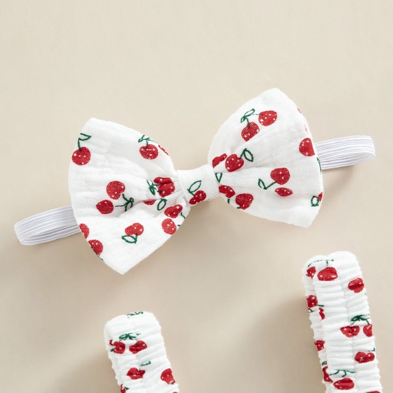 Fröhliches Baby im Sommer Strampler Set, leichter Spielanzug für Mädchen & entspannte Tage.
