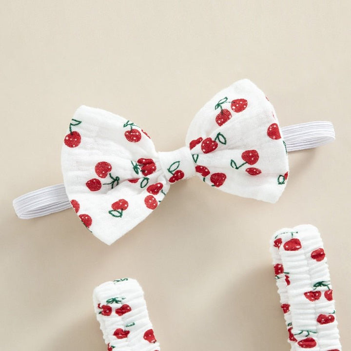 Fröhliches Baby im Sommer Strampler Set, leichter Spielanzug für Mädchen & entspannte Tage.