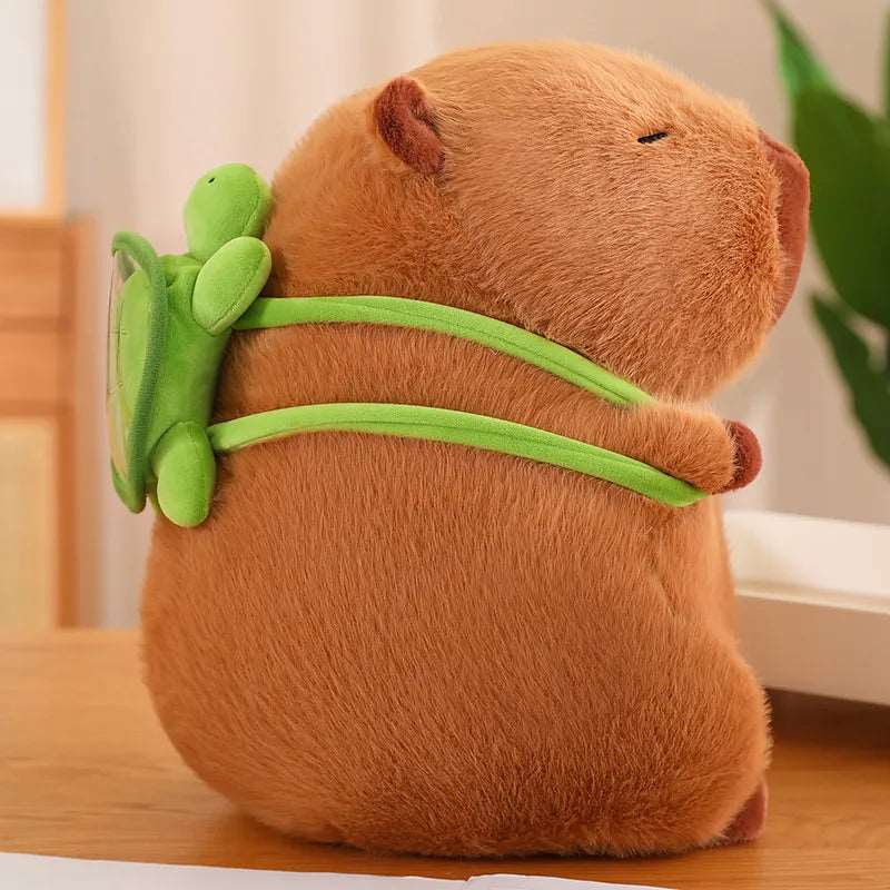 Entzückendes braunes Capybara Plüschtier mit niedlichem Schildkröten-Rucksack, ideal als Spielzeug.