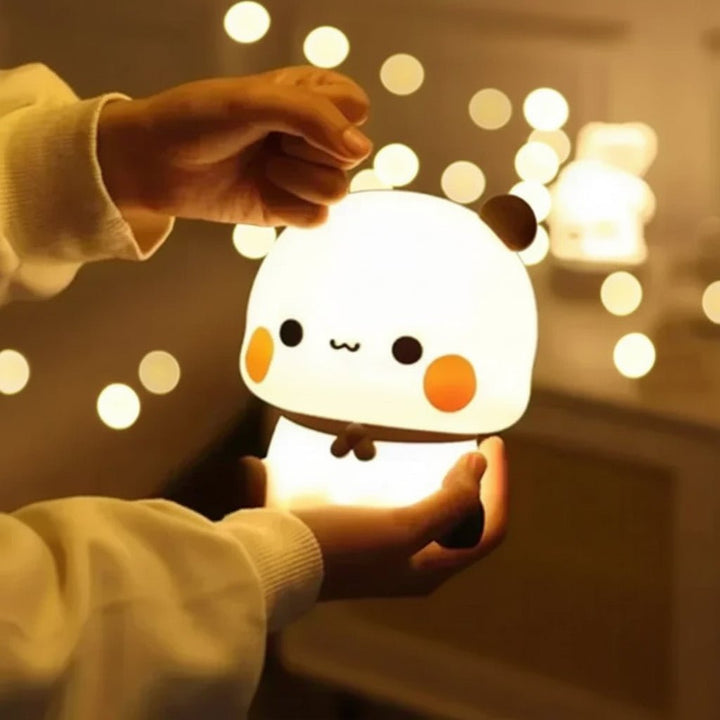 Batteriebetriebenes LED Panda Babylight. Warmweißes Licht, sicher für Kinder. Perfekte Schlafzimmer-Deko.