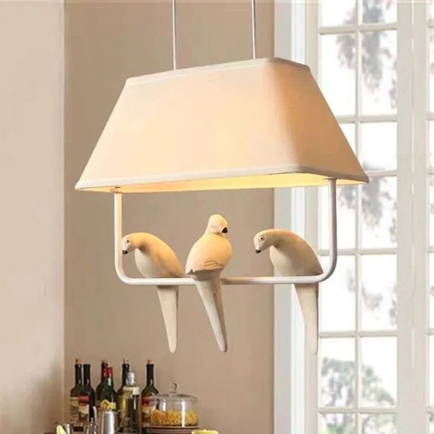 Moderne Skandi Boho Pendelleuchte Nordica Nest aus Rattan; stilvolle Hängelampe für Wohn- und Esszimmer.