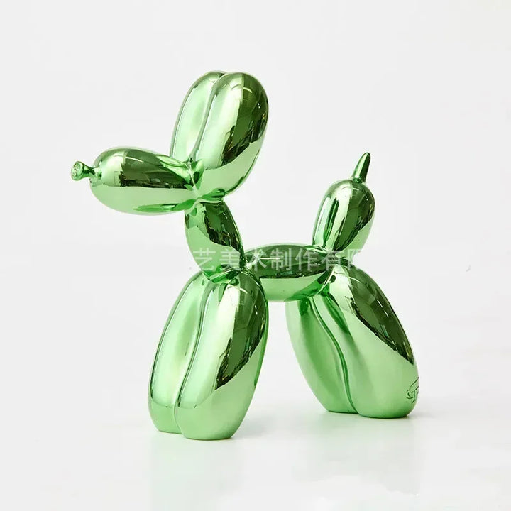 Elegante Ballon Hund Deko, glänzende Skulptur als Blickfang im Raum und moderne Tierfigur.