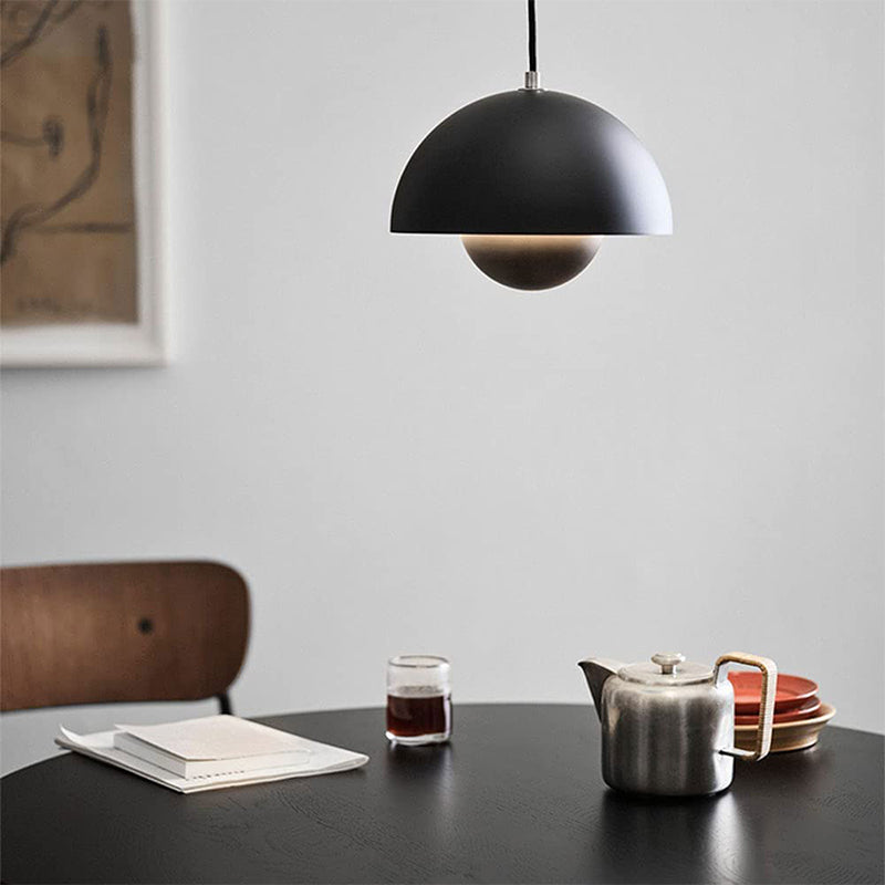 Skandinavisch-inspirierte Blumentopf-Pendelleuchte, elegant für Schlaf- und Wohnzimmer.