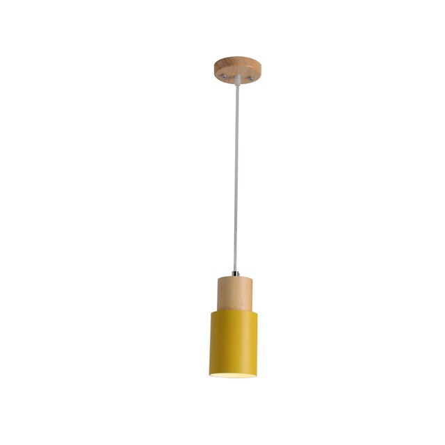 Stilvolle nordische Hängelampe mit Akzent aus Holz. Designer-Beleuchtung für moderne Innenräume.